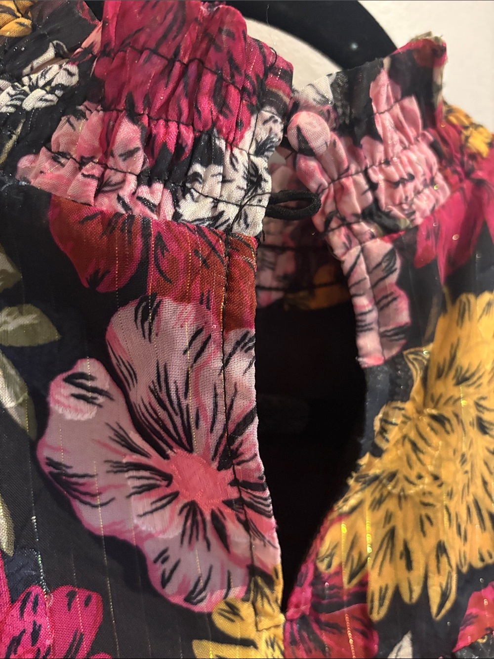 Adelyn Rae Floral Ruffle Blouse – Size Medium - Picture 4 of 4